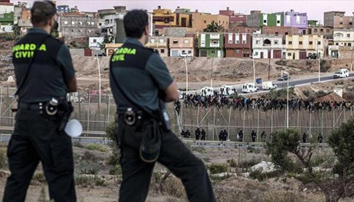 السلطات الاسبانية بالمدن المحتلة تستنفر قواتها بجميع النقط الحدودية لهذا السبب