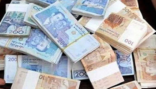 سرقة 900 مليون من ميزانية تنقلات الملك محمد السادس تجر عسكريين الى السجن سرقة 900 مليون من ميزانية تنقلات الملك محمد السادس تجر عسكريين الى السجن