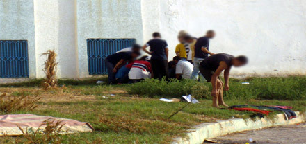 ساحة الشًبيبة والرياضة بالناظور تتحول إلى وَكْرٍ لِلَعب القمار فهل مِنْ مُنقِذ ساحة الشًبيبة والرياضة بالناظور تتحول إلى وَكْرٍ لِلَعب القمار فهل مِنْ مُنقِذ