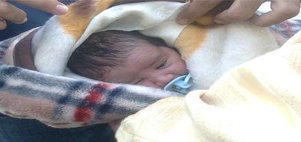 العثور على رضيع بحي الامل بزايو العثور على رضيع بحي الامل بزايو