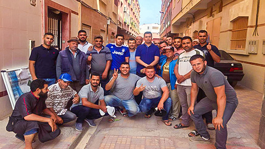 تجار القرب بأولاد ميمون يودعون قائد المقاطعة الثانية بالناظور تجار القرب بأولاد ميمون يودعون قائد المقاطعة الثانية بالناظور