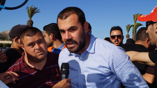 النيابة العامة: الزفزافي وظف الدين لإثارة وتهييج مشاعر المواطنين وحشد أكبر عدد من المؤيدين النيابة العامة: الزفزافي وظف الدين لإثارة وتهييج مشاعر المواطنين وحشد أكبر عدد من المؤيدين