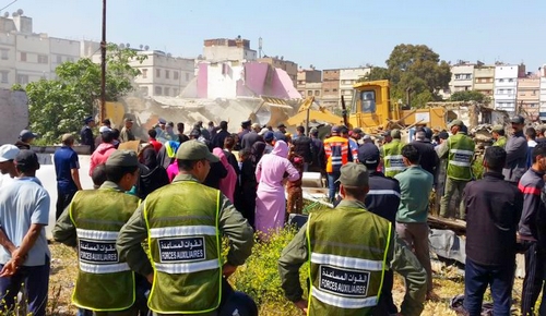 مأساة.. مصرع سيدة خلال هدم منازل عشوائية شيدت فوق أراضي الدولة ضواحي طنجة مأساة.. مصرع سيدة خلال هدم منازل عشوائية شيدت فوق أراضي الدولة ضواحي طنجة