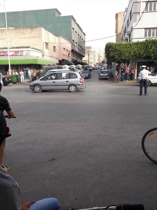 بالصور.. قوات الأمن تمنع تنفيذ وقفة احتجاجية لنشطاء "حراك الريف" وسط العروي
