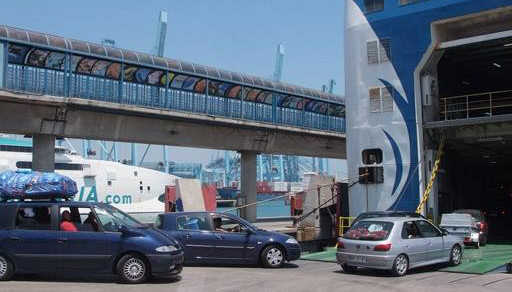 تخفيض ثمن تذاكر السفر بعد إتفاق مع مالكي السفن التي تؤمن الرحلات بين طنجة وإسبانيا