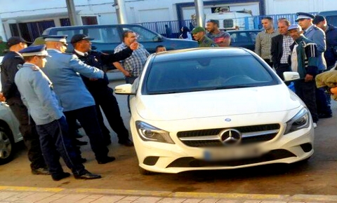 مثير.. جمارك باب مليلية تعتقل شابة حاولت تهريب كمية مهمة من الكوكايين مثير.. جمارك باب مليلية تعتقل شابة حاولت تهريب كمية مهمة من الكوكايين