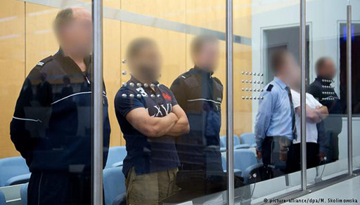 16 سنة سجنا نافذا لمغربيين قاما بسرقة مجوهرات بواسطة مقشرة بطاطس بسالزبورغ في المانيا 16 سنة سجنا نافذا لمغربيين قاما بسرقة مجوهرات بواسطة مقشرة بطاطس بسالزبورغ في المانيا