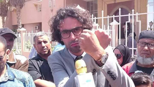 بسبب تدوينة فايسبوكية.. المحكمة تغرم "طبيب الفقراء" بـ 3 مليون سنتيم بسبب تدوينة فايسبوكية.. المحكمة تغرم "طبيب الفقراء" بـ 3 مليون سنتيم