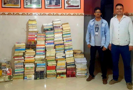 سابقة.. المستشار الجماعي مصطفى بنعودة يفتح مكتبة عمومية مجانية في وجه طلبة وأبناء مدينة الدروش سابقة.. المستشار الجماعي مصطفى بنعودة يفتح مكتبة عمومية مجانية في وجه طلبة وأبناء مدينة الدروش