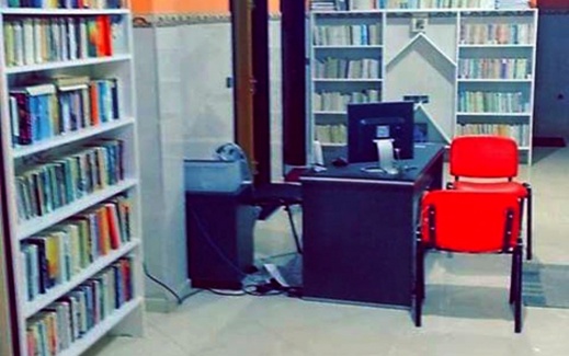 سابقة.. المستشار الجماعي مصطفى بنعودة يفتح مكتبة عمومية مجانية في وجه طلبة وأبناء مدينة الدروش سابقة.. المستشار الجماعي مصطفى بنعودة يفتح مكتبة عمومية مجانية في وجه طلبة وأبناء مدينة الدروش