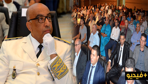 عامل إقليم الدريوش يترأس مراسيم الإنصات إلى الخطاب الملكي بمناسبة ذكرى ثورة الملك والشعب عامل إقليم الدريوش يترأس مراسيم الإنصات إلى الخطاب الملكي بمناسبة ذكرى ثورة الملك والشعب