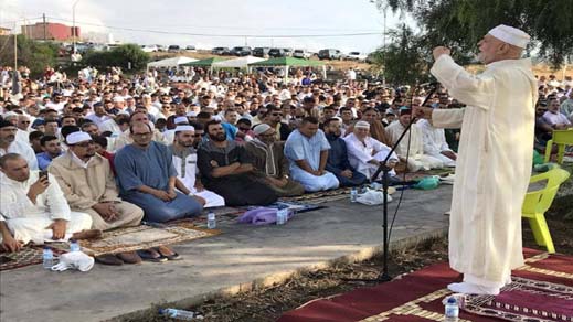 مسلمو مليلية المحتلة يؤدون صلاة عيد الأضحى في أجواء عائلية مسلمو مليلية المحتلة يؤدون صلاة عيد الأضحى في أجواء عائلية