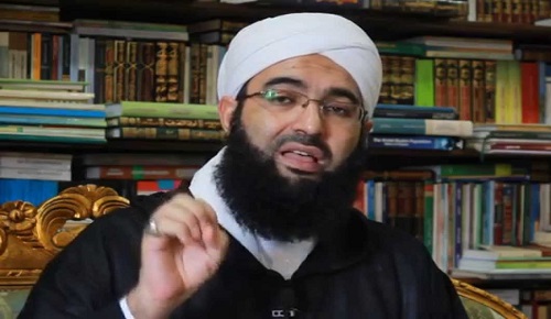 الشيخ الكتاني: تجنيد البنات فيه محظورات شرعية كثيرة.. لكنه ينقذ الشبان من التخنث الشيخ الكتاني: تجنيد البنات فيه محظورات شرعية كثيرة.. لكنه ينقذ الشبان من التخنث
