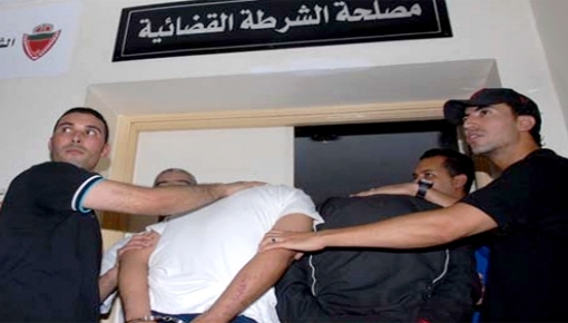 أحدهم طالب جامعي.. إيقاف متورطيْن في فضيحة الماستر مقابل 4 ملايين أحدهم طالب جامعي.. إيقاف متورطيْن في فضيحة الماستر مقابل 4 ملايين