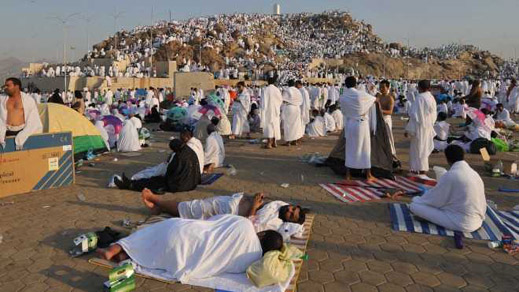 وزارة التوفيق تنقل معاناة الحجاج المغاربة لمسؤولي مكة المكرمة وزارة التوفيق تنقل معاناة الحجاج المغاربة لمسؤولي مكة المكرمة
