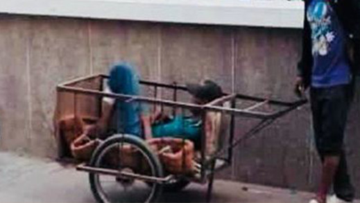نقل مريض على متن “كروصىة” إلى مستشفى الفارابي بوجدة‎ يثير استياءً على مواقع التواصل الاجتماعي