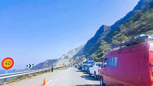 الإنقطاعات المتتالية للطريق الساحلية الحسيمة تطوان تصل الى قبة البرلمان الإنقطاعات المتتالية للطريق الساحلية الحسيمة تطوان تصل الى قبة البرلمان