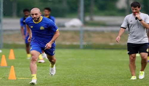 الدولي الريفي أمرابط ينوه بجماهير نادي النصر السعودي لهذا السبب الدولي الريفي أمرابط ينوه بجماهير نادي النصر السعودي لهذا السبب