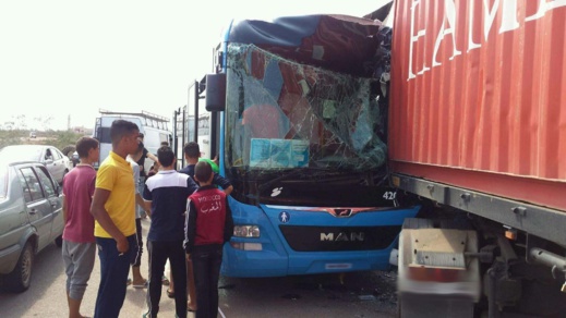 شاهدوا.. أول حادثة سير خطيرة لطوبيس الناظور الجديد قرب مرجان شاهدوا.. أول حادثة سير خطيرة لطوبيس الناظور الجديد قرب مرجان