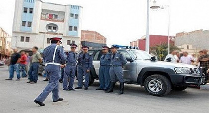 الدرك الملكي يعتقل عدد من مهربي البشر ومطلوبين لدى العدالة خلال حملة تمشيطية بجماعة الكبداني الدرك الملكي يعتقل عدد من مهربي البشر ومطلوبين لدى العدالة خلال حملة تمشيطية بجماعة الكبداني