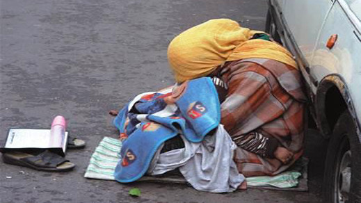 الشرطة تكشف إمتلاك متسولة سيارة فخمة ومنزلا فاخرا والنيابة العامة تأمر بإيداعها السجن الشرطة تكشف إمتلاك متسولة سيارة فخمة ومنزلا فاخرا والنيابة العامة تأمر بإيداعها السجن