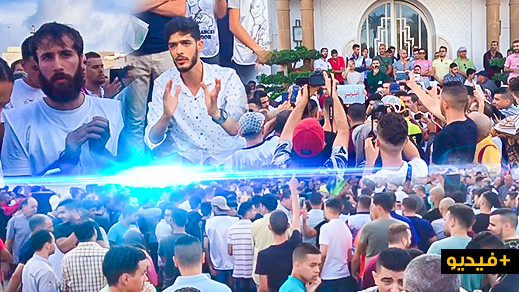 ربورتاج شامل لأبرز اللحظات وأقوى المشاهد بالتظاهرة العارمة المطالبة بمستشفى علاج السرطان بالناظور ربورتاج شامل لأبرز اللحظات وأقوى المشاهد بالتظاهرة العارمة المطالبة بمستشفى علاج السرطان بالناظور