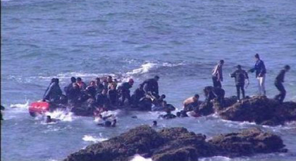 جماعة دار الكبداني.. احباط محاولة للهجرة السرية قام بها 28 شابا مغربيا بينهم 4 نساء جماعة دار الكبداني.. احباط محاولة للهجرة السرية قام بها 28 شابا مغربيا بينهم 4 نساء