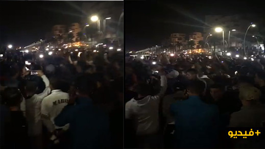 مثير.. شباب من شمال المغرب في وقفة احتجاجية للمطالبة بالسماح لهم بالهجرة السرية مجانا مثير.. شباب من شمال المغرب في وقفة احتجاجية للمطالبة بالسماح لهم بالهجرة السرية مجانا