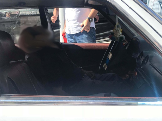 وفاة سائق سيارة أجرة من النوع الكبير بشكل مفاجئ بمحطة أعمار أريفي وسط الناظور وفاة سائق سيارة أجرة من النوع الكبير بشكل مفاجئ بمحطة أعمار أريفي وسط الناظور