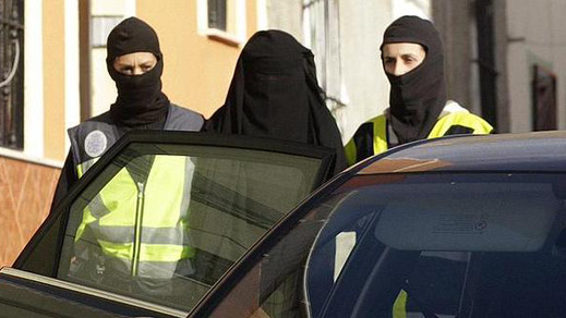 إدانة داعشيات من مليلية بخمس سنوات سجنا بعد محاولتهن إستقطاب قاصرات الى التنظيم الإرهابي إدانة داعشيات من مليلية بخمس سنوات سجنا بعد محاولتهن إستقطاب قاصرات الى التنظيم الإرهابي