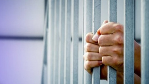 الحسيمة.. المحكمة تدين "معاقا" بالحبس النافذ بعد متابعته بتهمة ترويج المخدرات