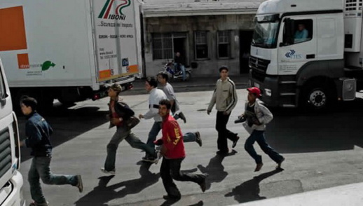 توقيف ازيد من 300 "حراك" مغاربة كانوا يحاولون التسلل إلى مليلية وميناء بني انصار توقيف ازيد من 300 "حراك" مغاربة كانوا يحاولون التسلل إلى مليلية وميناء بني انصار