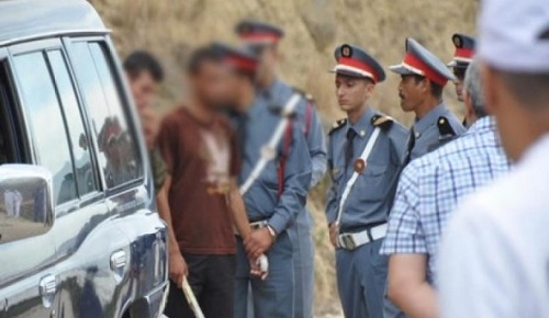 درك فرخانة يوقع بمبحوث عنه على خلفية "السرقة" بعد ترويعه ساكنة المنطقة درك فرخانة يوقع بمبحوث عنه على خلفية "السرقة" بعد ترويعه ساكنة المنطقة