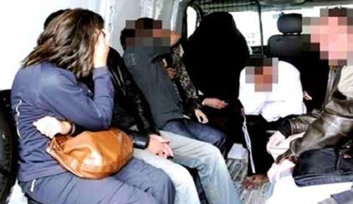 الدريوش: ضبط 4 أشخاص ضمنهم سيدتان متلبسين بحالة سكر والقيام بممارسات غير أخلاقية الدريوش: ضبط 4 أشخاص ضمنهم سيدتان متلبسين بحالة سكر والقيام بممارسات غير أخلاقية