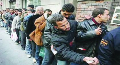 مثير.. الحكومة الإسبانية تتوعد بطرد وترحيل كل المهاجرين المغاربة غير النظاميين مثير.. الحكومة الإسبانية تتوعد بطرد وترحيل كل المهاجرين المغاربة غير النظاميين