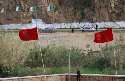 خطير.. مهربون يطلقون النار على دورية للقوات المسلحة ويصيبون عسكري بجروح خطير.. مهربون يطلقون النار على دورية للقوات المسلحة ويصيبون عسكري بجروح