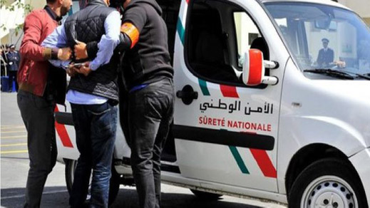توقيف شرطي في حالة سكر بمعية فتاتين احداهما قاصر توقيف شرطي في حالة سكر بمعية فتاتين احداهما قاصر