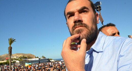 شقيق الزفزافي: إدارة سجن عكاشة تصادر قمصان رياضية لأندية مغربية من زنزانة ناصر شقيق الزفزافي: إدارة سجن عكاشة تصادر قمصان رياضية لأندية مغربية من زنزانة ناصر