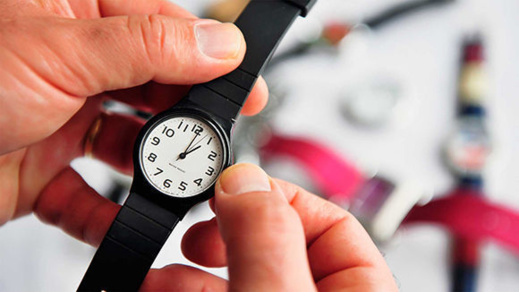 هذا هو تاريخ الرجوع إلى الساعة القانونية بالمغرب هذا هو تاريخ الرجوع إلى الساعة القانونية بالمغرب