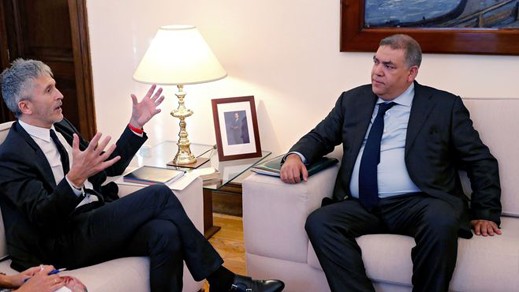 وزير الداخلية المغربي يقدم عرضا لإسبانيا: إعادة القاصرين الى المغرب مقابل تعليمهم وزير الداخلية المغربي يقدم عرضا لإسبانيا: إعادة القاصرين الى المغرب مقابل تعليمهم