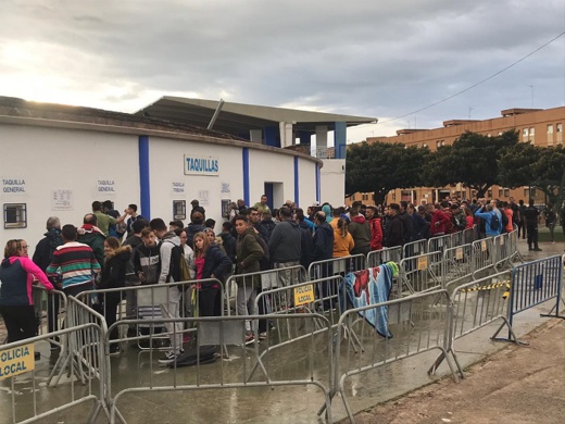 تأهب واستنفار أمني بمليلية لتأمين مباراة النادي المحلي وريال مدريد تأهب واستنفار أمني بمليلية لتأمين مباراة النادي المحلي وريال مدريد