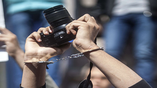 منظمة حقوقية تطالب الدولة بإطلاق سراح الصحفيين المعتقلين ورفع يدها عن حرية الصحافة