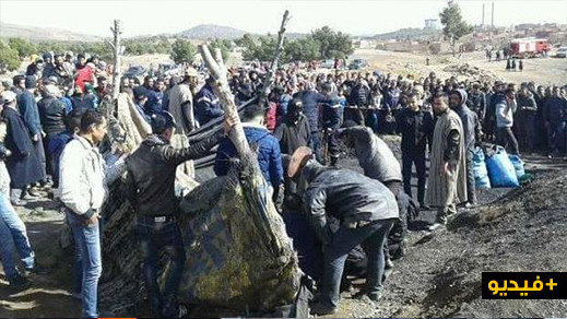 وفاة شخص في انهيار بئر للفحم بجرادة ومخاوف من وجود آخرين تحت الأنقاض وفاة شخص في انهيار بئر للفحم بجرادة ومخاوف من وجود آخرين تحت الأنقاض