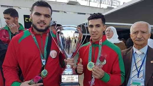 البطل الحسيمي أسامة ديدوح ينال لقب بطولة العرب في رياضة الكيك بوكسينغ بالجزائر البطل الحسيمي أسامة ديدوح ينال لقب بطولة العرب في رياضة الكيك بوكسينغ بالجزائر