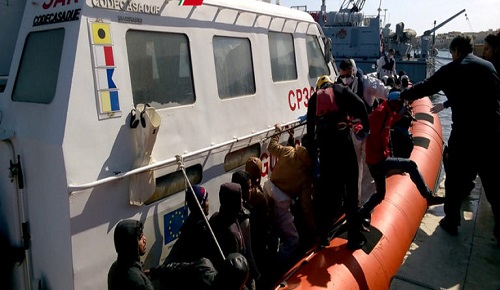 المغرب يستعد لتسلم مركبات رباعية الدفع ومعدات معلوماتية لمكافحة الهجرة السرية المغرب يستعد لتسلم مركبات رباعية الدفع ومعدات معلوماتية لمكافحة الهجرة السرية