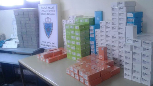 حجز كمية مهمة من الهواتف الذكية المهربة بالميناء المتوسطي حجز كمية مهمة من الهواتف الذكية المهربة بالميناء المتوسطي