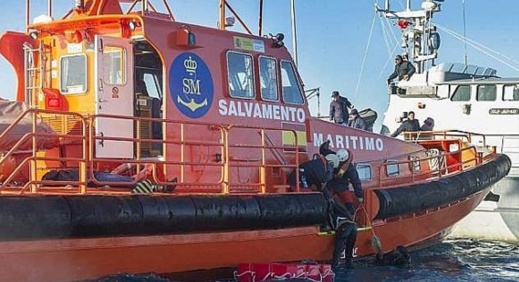 البحرية الاسبانية تنقذ 80 مهاجرا سريا ووفاة 13 غرقا في البحر 