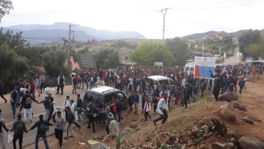 خطير.. احتجاجات التلاميذ تتحول إلى التراشق بالحجارة مع قوات الأمن خطير.. احتجاجات التلاميذ تتحول إلى التراشق بالحجارة مع قوات الأمن