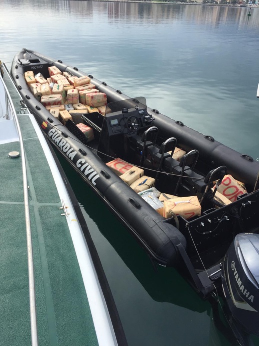 صورة.. الحرس المدني الإسباني يعثر على أزيد من 3 أطنان من الحشيش داخل زورق محظور صورة.. الحرس المدني الإسباني يعثر على أزيد من 3 أطنان من الحشيش داخل زورق محظور