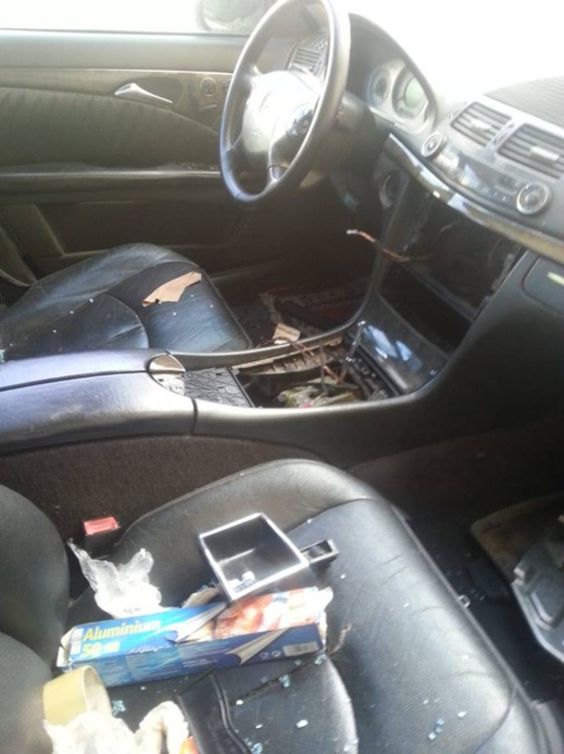 بالصور.. مواطن يستفيق على سرقة قطع ومحتويات ثمينة من سيارته وسط الناظور بالصور.. مواطن يستفيق على سرقة قطع ومحتويات ثمينة من سيارته وسط الناظور